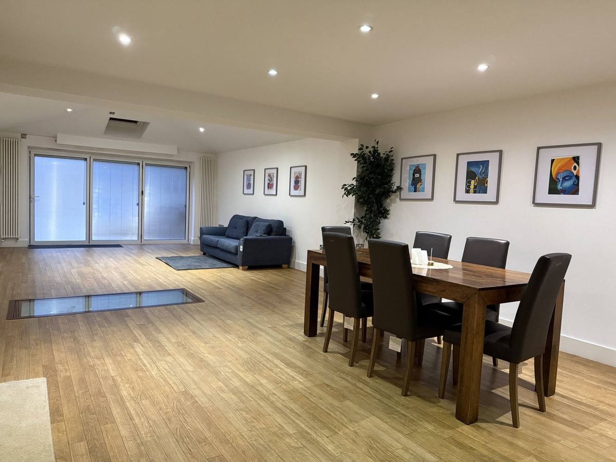 Avondale interior, South Croydon, London